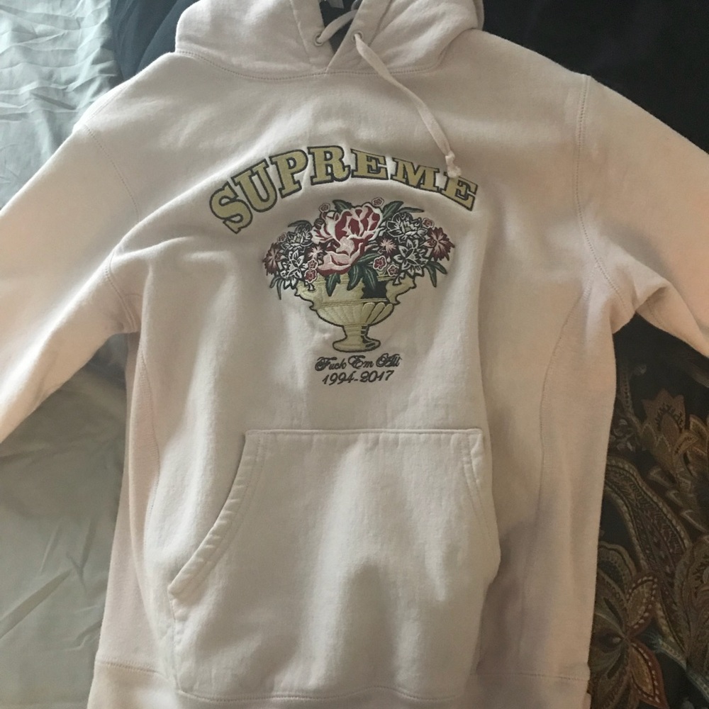 Authentic Supreme Centerpiece Hoodie Men’s Small